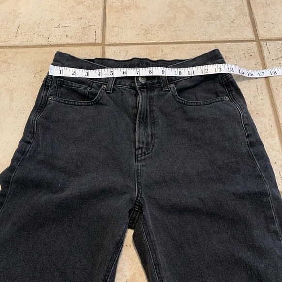 💜 American Eagle Outfitters Black High-Rise Mom Jeans - Women's Size 2 Regular - Picture 3 of 7